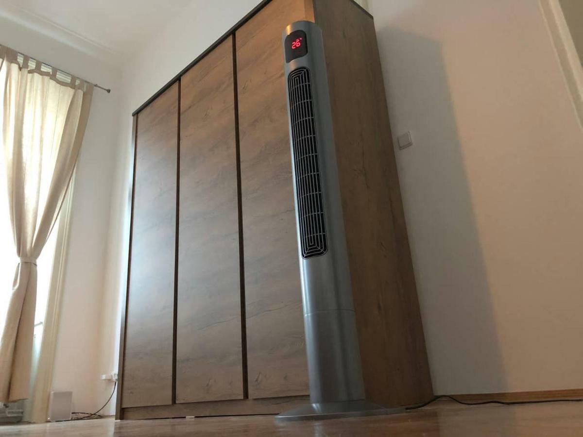 Centrally-Located Authentic Apartment Wien Eksteriør billede